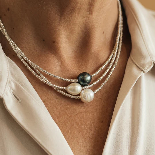 Necklace of Natural Daisies