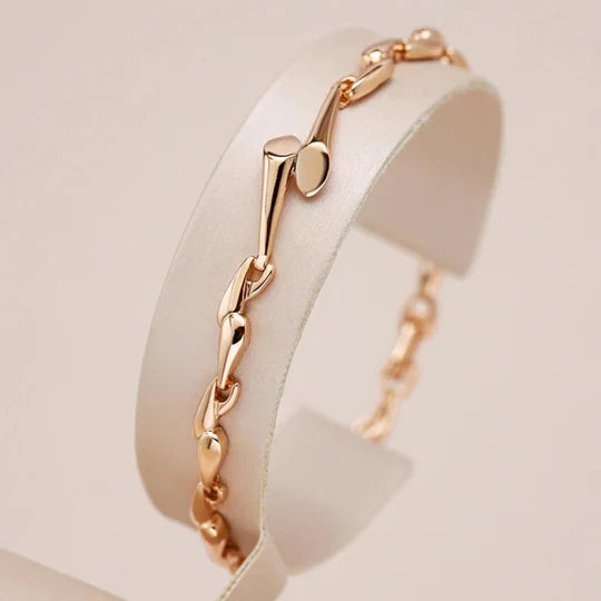 Elegant gold bracelet