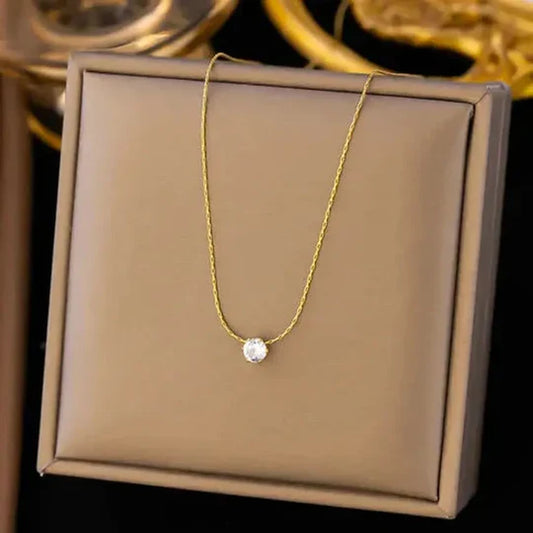 Gold necklace with diamonds