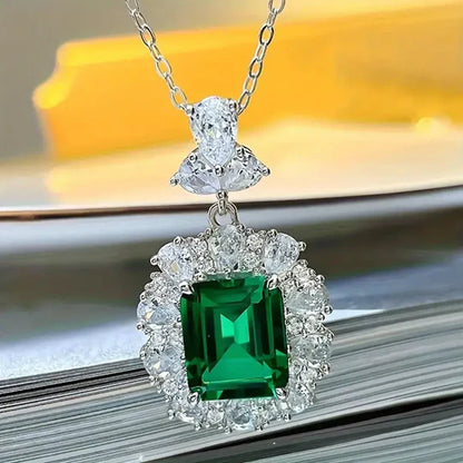 Gisela Stone Necklace with Emerald