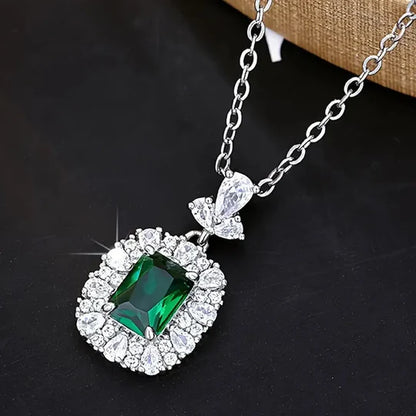 Gisela Stone Necklace with Emerald
