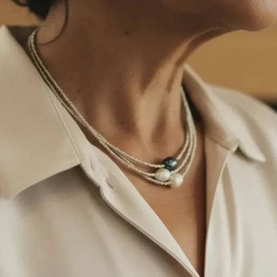 Necklace of Natural Daisies