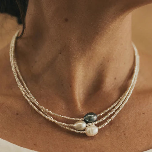 Necklace of Natural Daisies