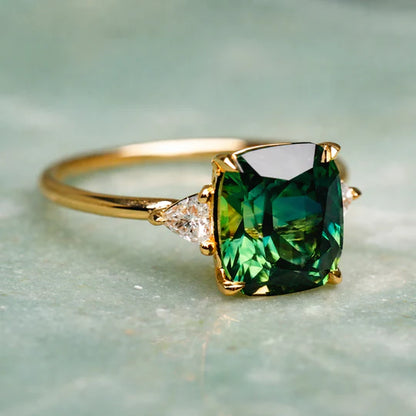 Elegant Ring with Green Stone.