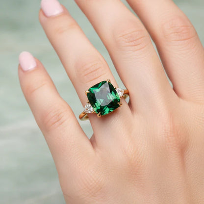 Elegant Ring with Green Stone.