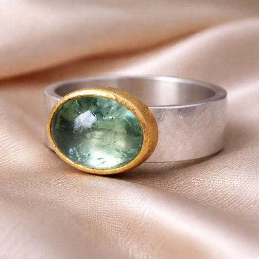 Retro Green ring with Round Stone