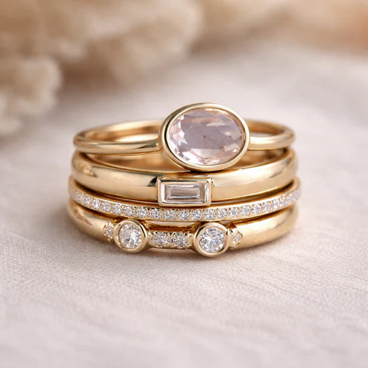 Retro Gold Ring with cubic Zirconia.
