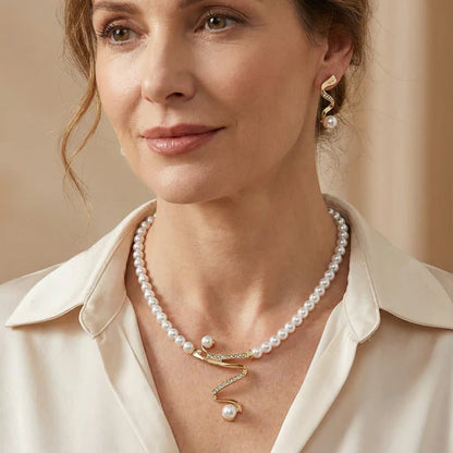 Set of necklace and earrings made of natural pearls.